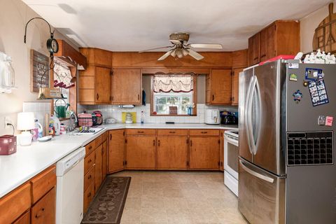 Tiny photo for 688 Russell Avenue, Newark, OH 43055 (MLS # 225037356)