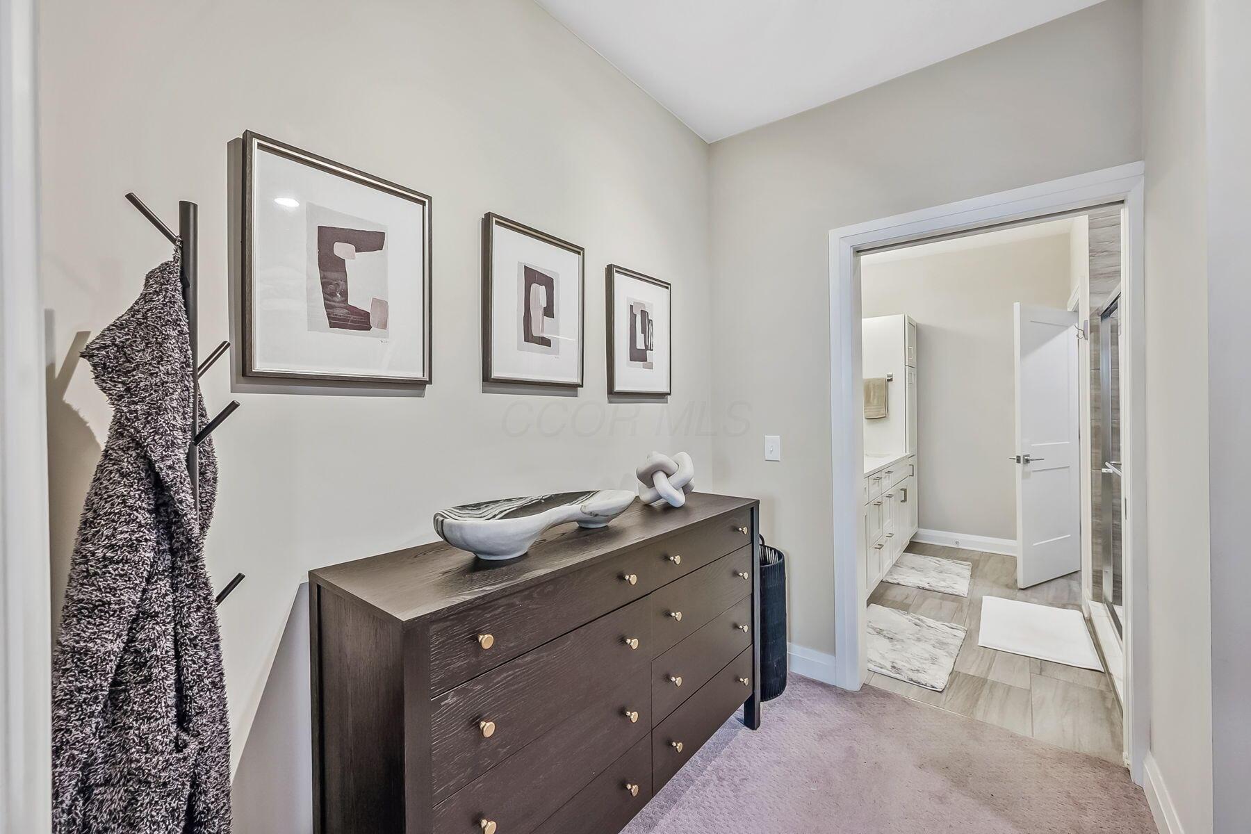 Columbus, Ohio 43215, United States, 2 Bedrooms Bedrooms, ,2 BathroomsBathrooms,Residential,Active,171873