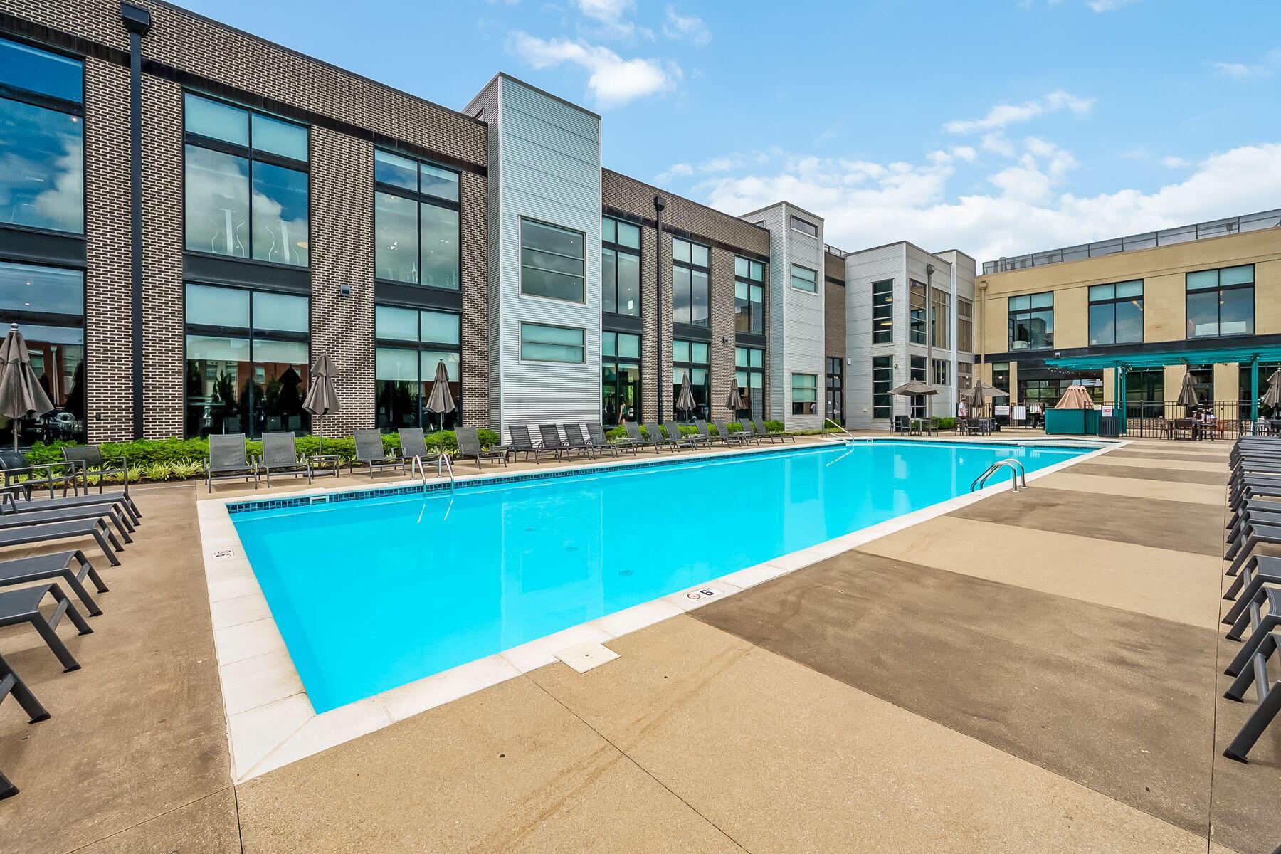 Columbus, Ohio 43215, United States, 2 Bedrooms Bedrooms, ,2 BathroomsBathrooms,Residential,Active,171873