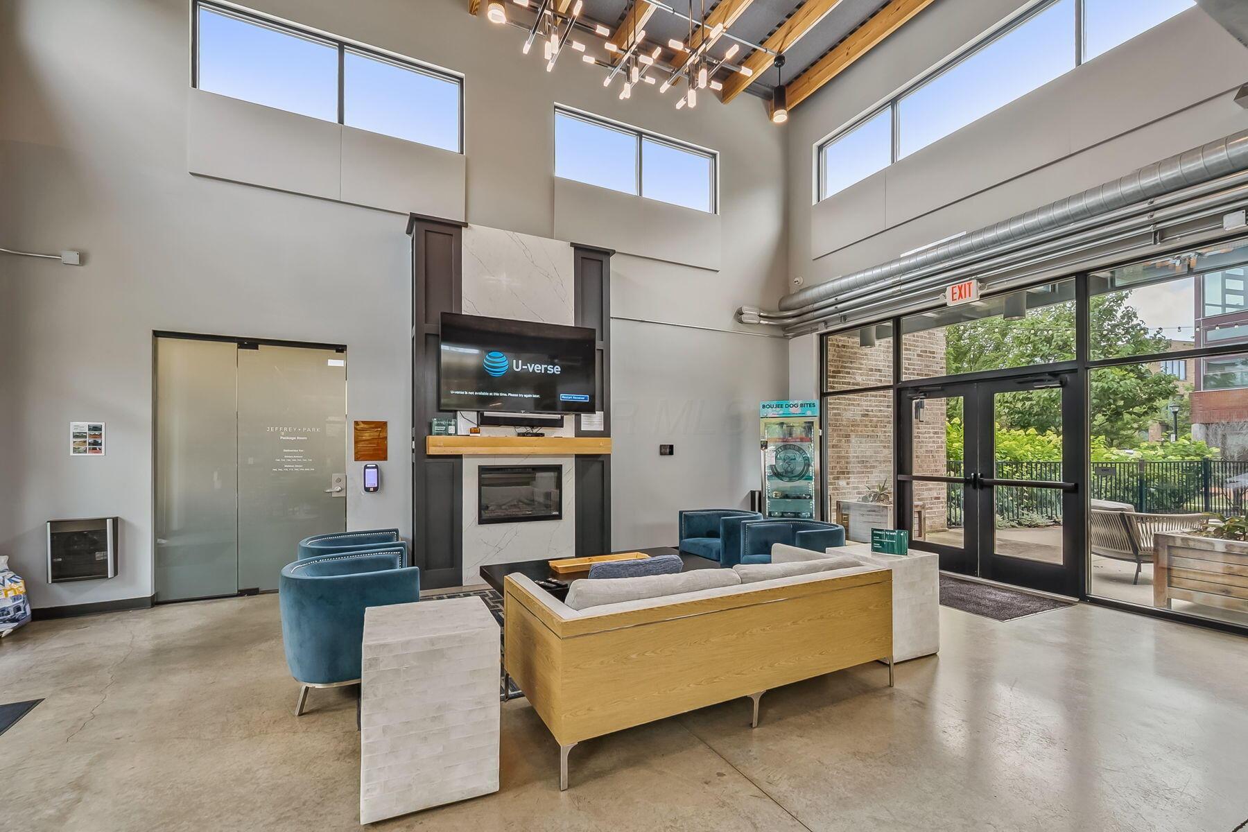 Columbus, Ohio 43215, United States, 2 Bedrooms Bedrooms, ,2 BathroomsBathrooms,Residential,Active,171873