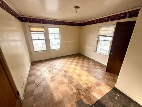 Tiny photo for 101 E Hudson Avenue, Dayton, OH 45405 (MLS # 225039667)