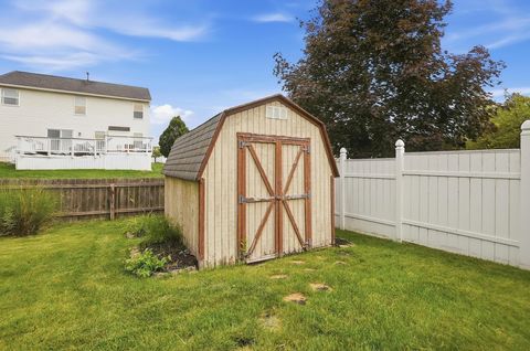 Tiny photo for 2020 Bellflower Court, Grove City, OH 43123 (MLS # 226023825)