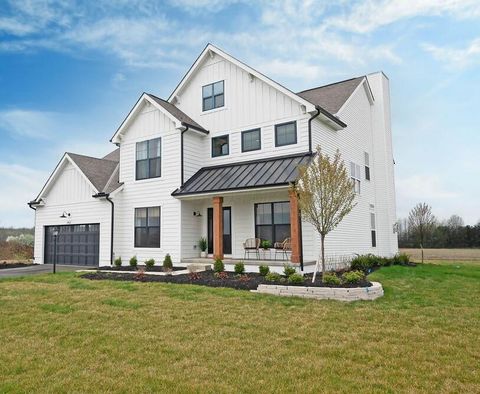 Photo of 2962 Howard Farms Drive, Delaware, OH 43015 (MLS # 226019342)