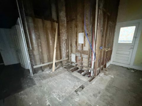 Tiny photo for 325 Cherry Street, Washington Court House, OH 43160 (MLS # 226002934)