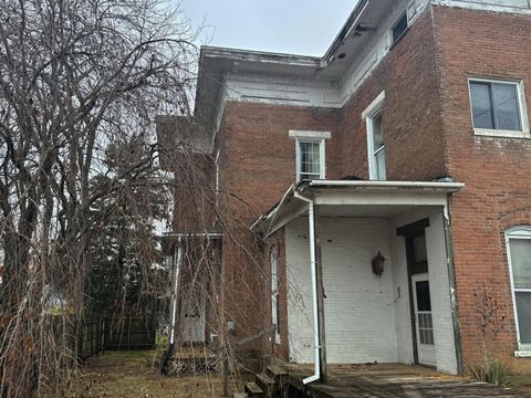 Tiny photo for 325 Cherry Street, Washington Court House, OH 43160 (MLS # 226002934)