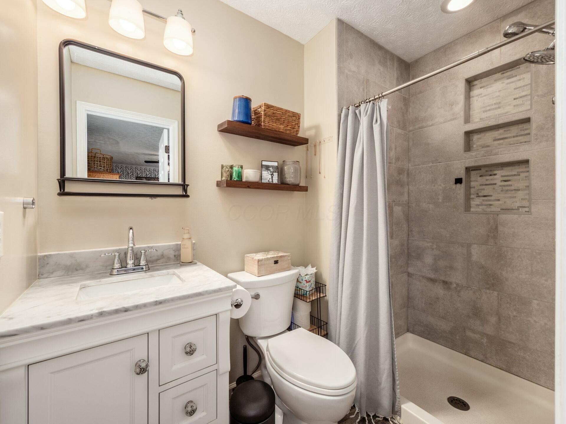 2376 Shelby Lane, Hilliard, Ohio image 33