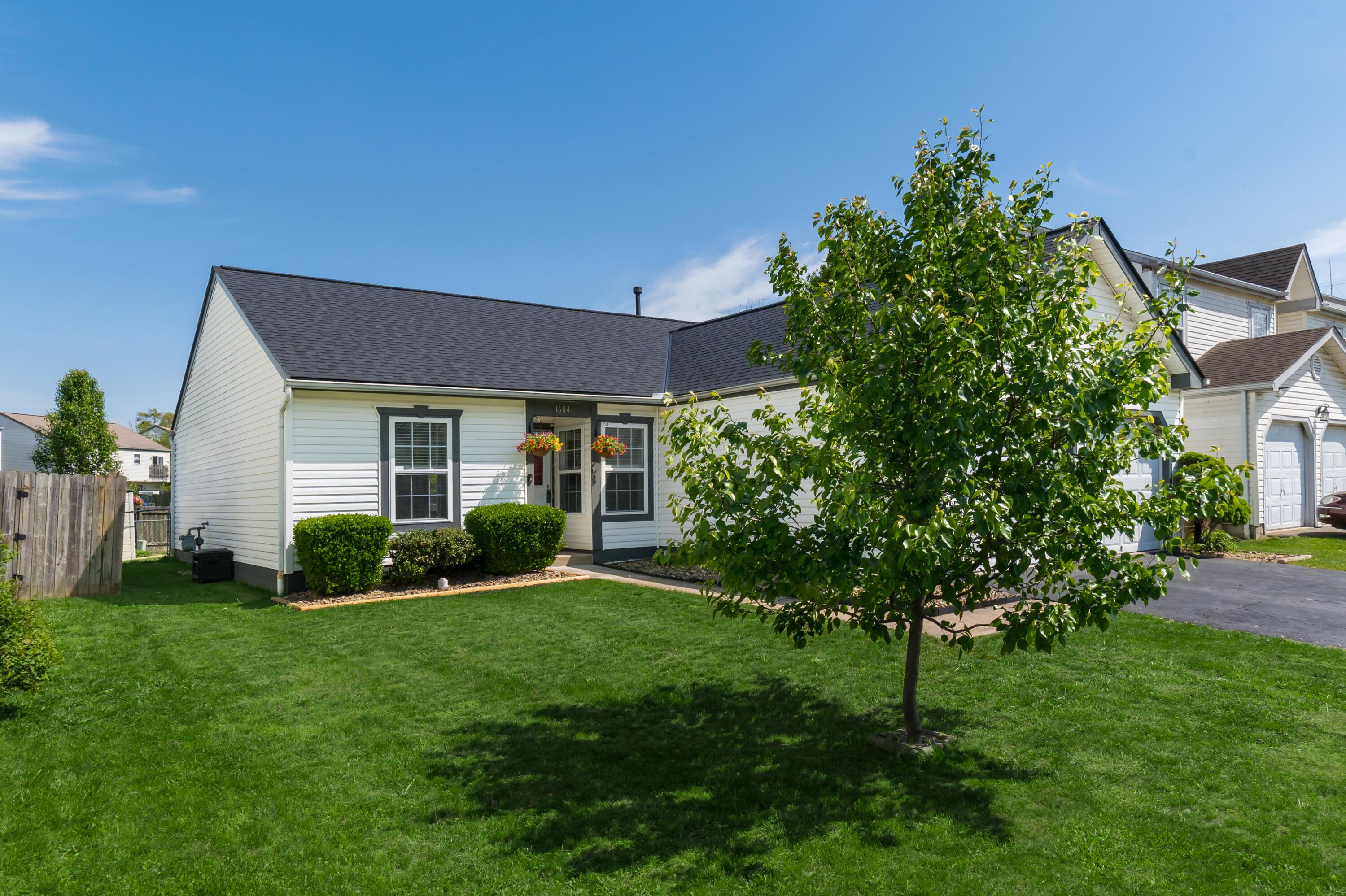 1684 Eastbrook Drive N