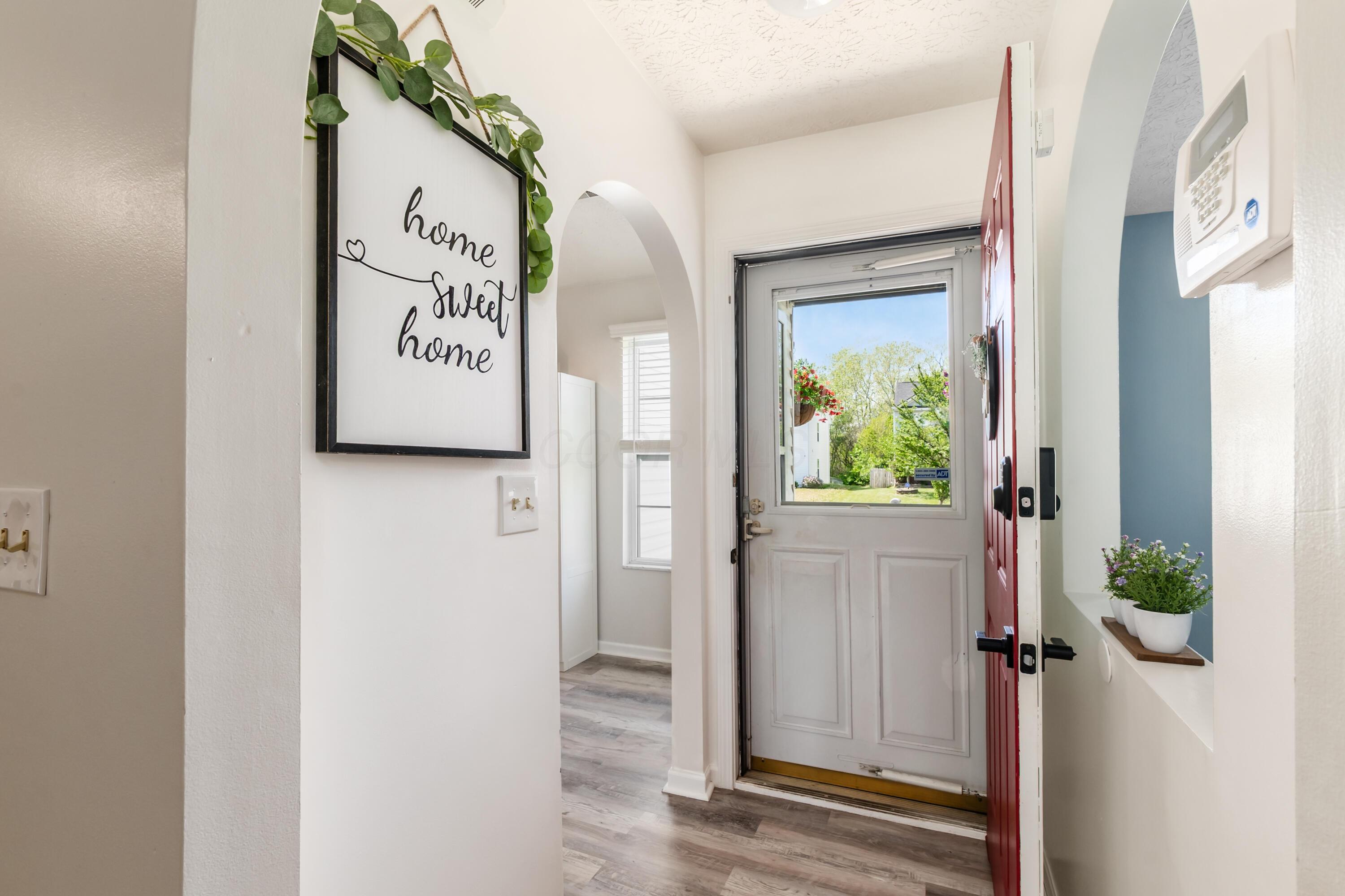 1684 Eastbrook Drive N