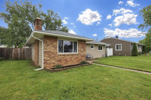 Photo of 126 Oxley Road, Columbus, OH 43228 (MLS # 226018087)