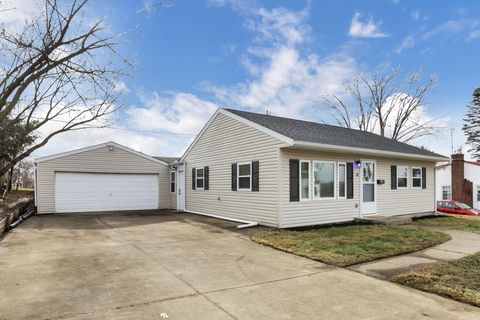 Photo of 8 Buena Vista Street, Mount Vernon, OH 43050 (MLS # 226000873)