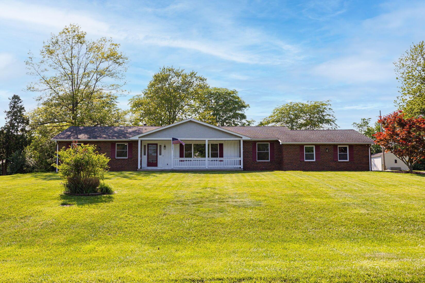 3499 Rolling Hills Lane, Grove City, Ohio image 2