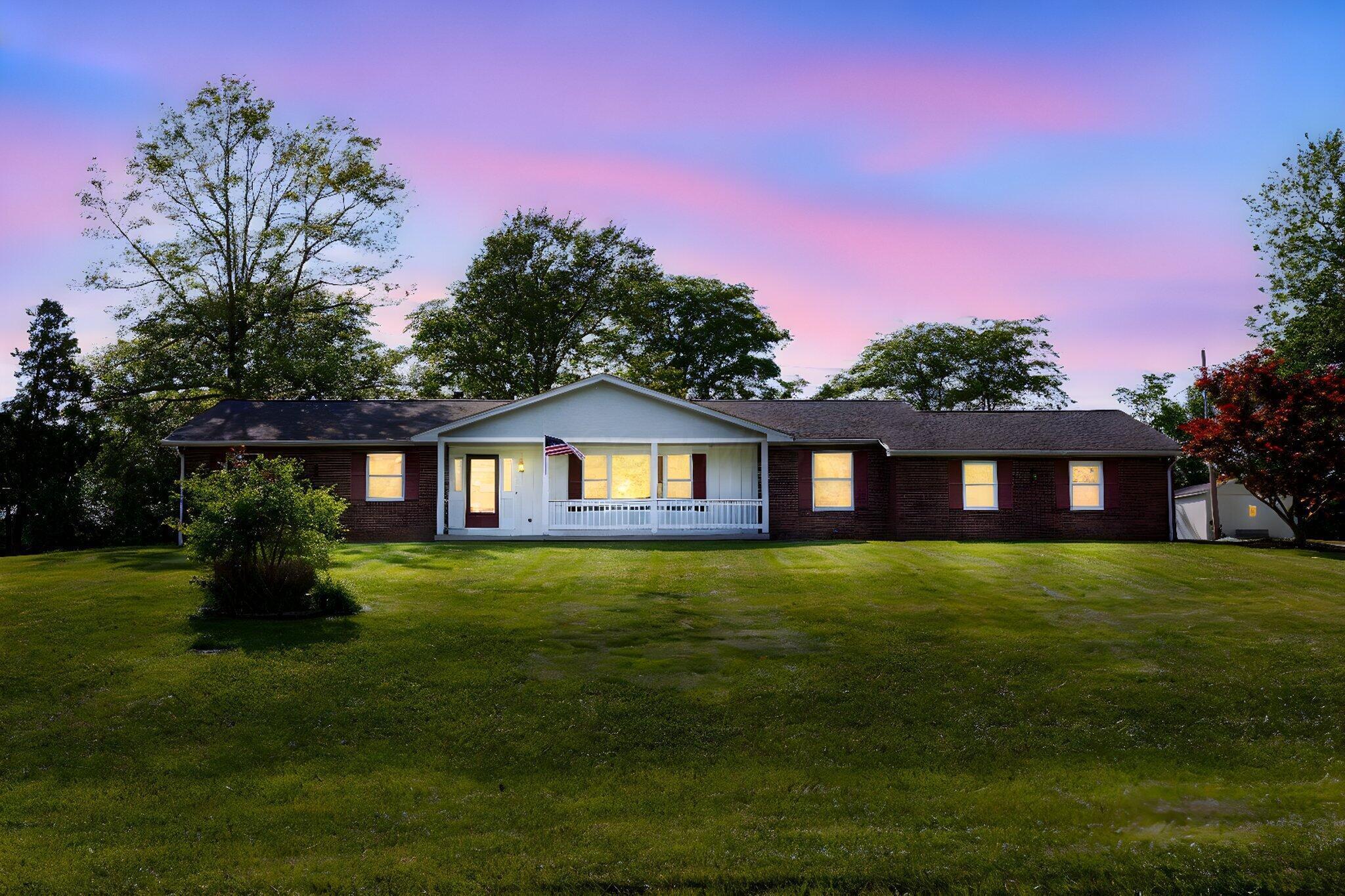 3499 Rolling Hills Lane, Grove City, Ohio image 1