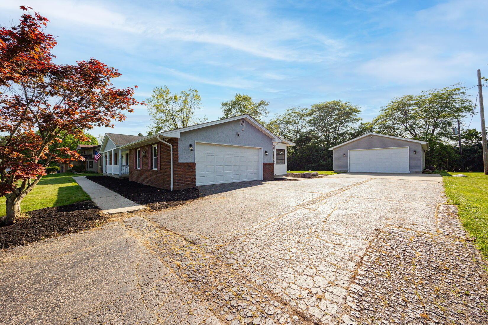 3499 Rolling Hills Lane, Grove City, Ohio image 3