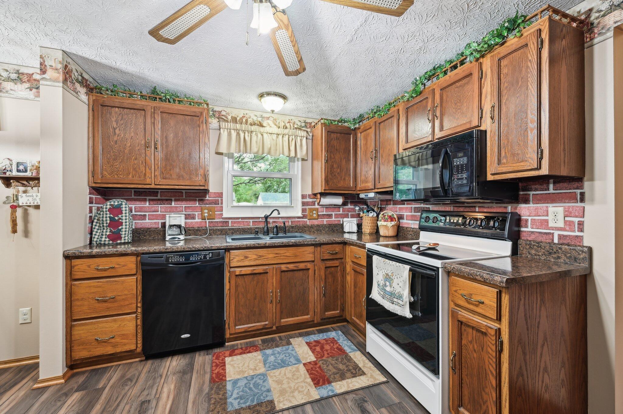 8177 Maugham Drive, Reynoldsburg, Ohio image 13