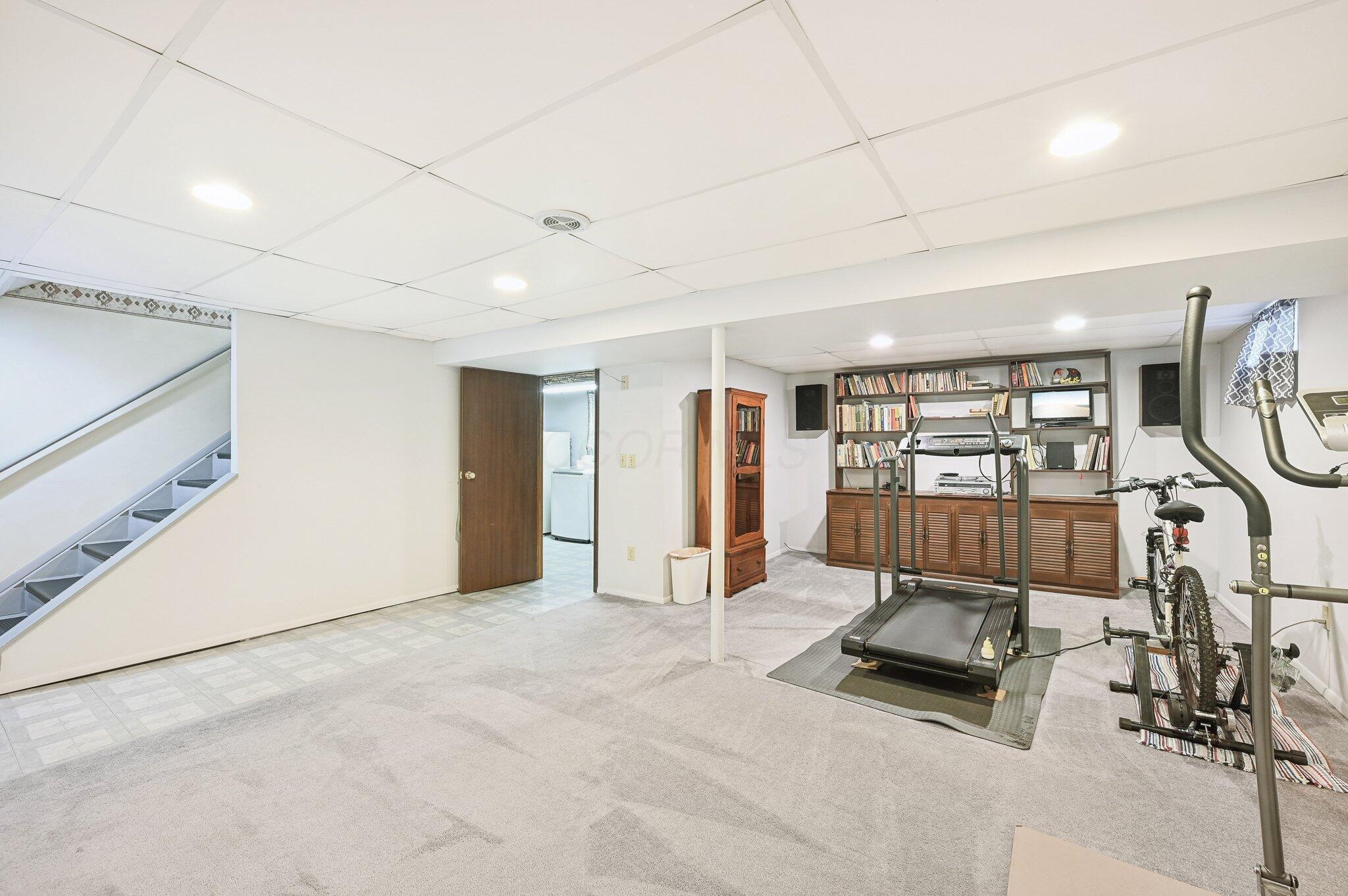 8177 Maugham Drive, Reynoldsburg, Ohio image 38