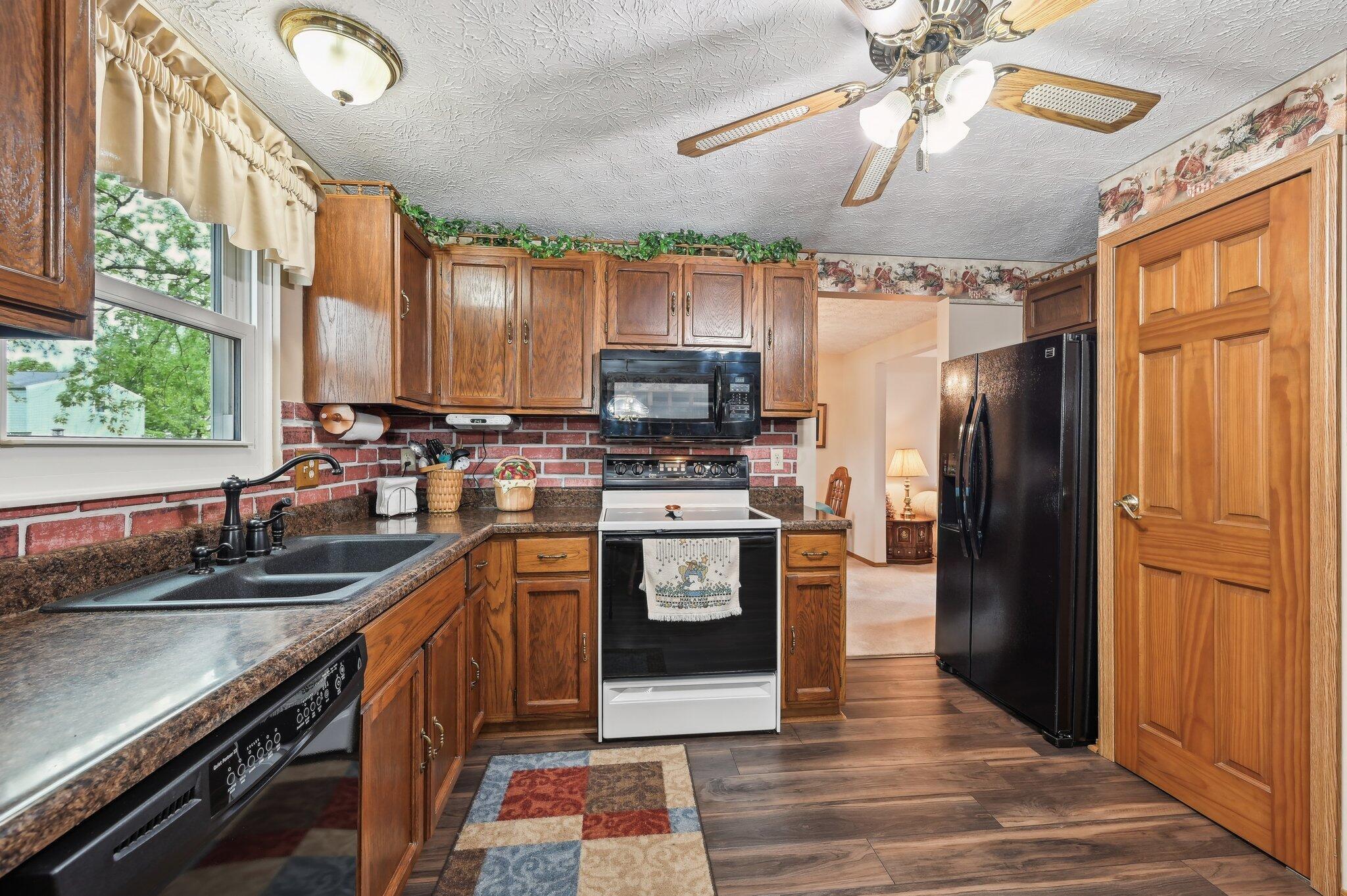 8177 Maugham Drive, Reynoldsburg, Ohio image 12