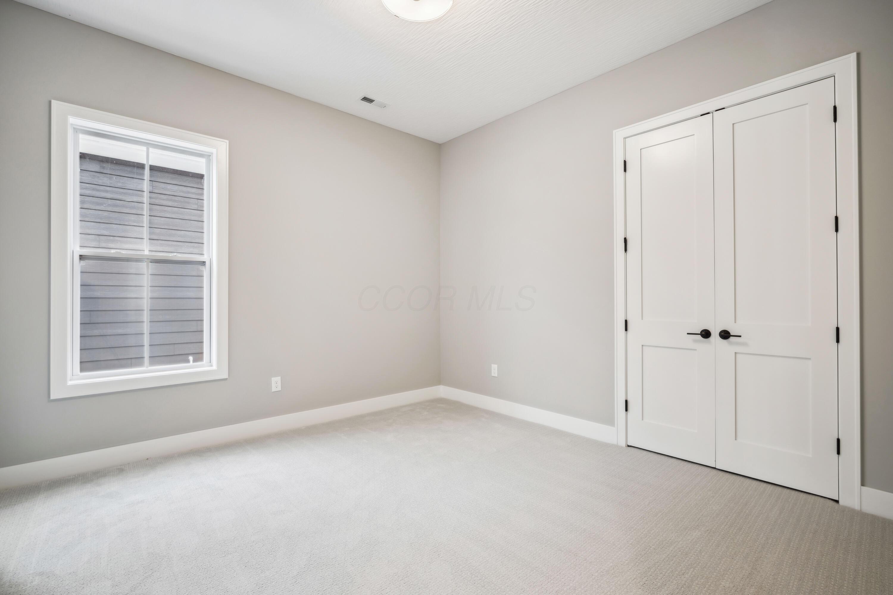 5487 Cove Haven Street, Westerville, Ohio image 32