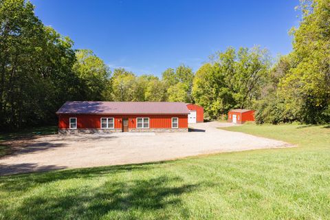 Photo of 7310 Limes Road SE, Greenfield, OH 45123 (MLS # 225037297) Photo of 7310 Limes Road SE, Greenfield, OH 45123 (MLS # 225037297)