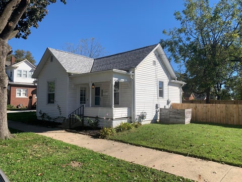 Photo of 116 N Mount Pleasant Avenue, Lancaster, OH 43130 (MLS # 226037718)