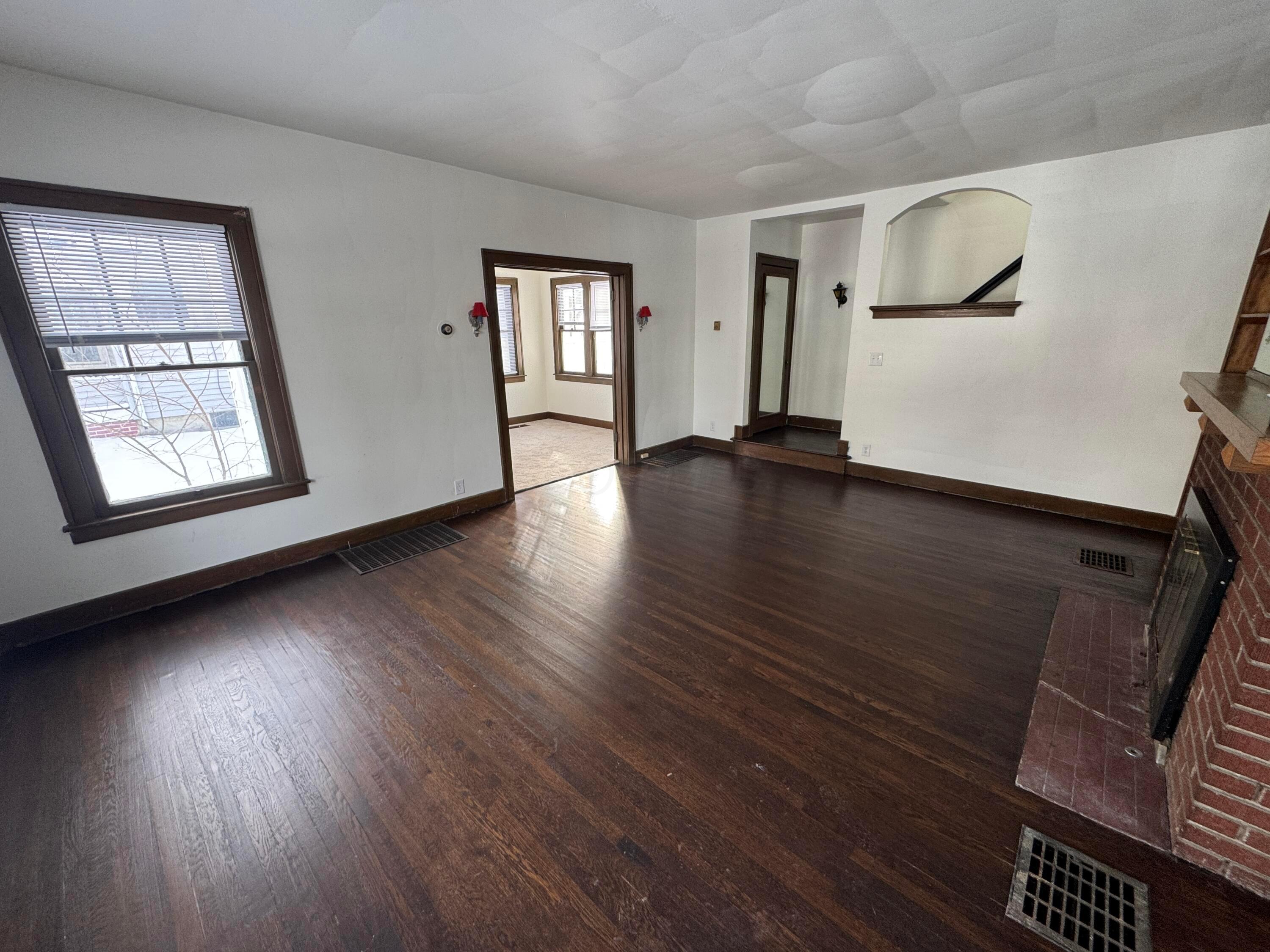 125 W Lincoln Avenue