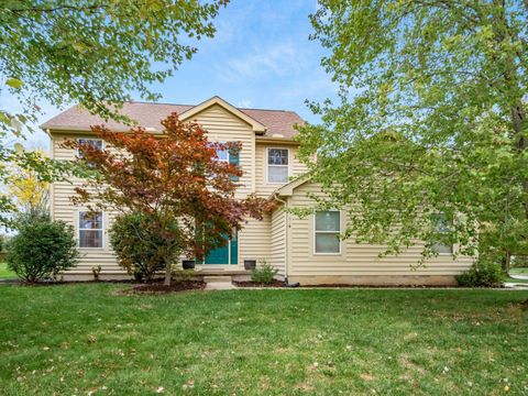 Photo of 614 Village Park Drive, Powell, OH 43065 (MLS # 225040254)