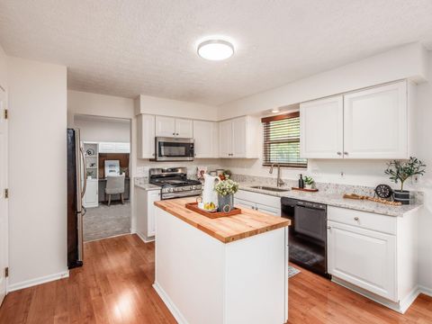 Tiny photo for 614 Village Park Drive, Powell, OH 43065 (MLS # 225040254)