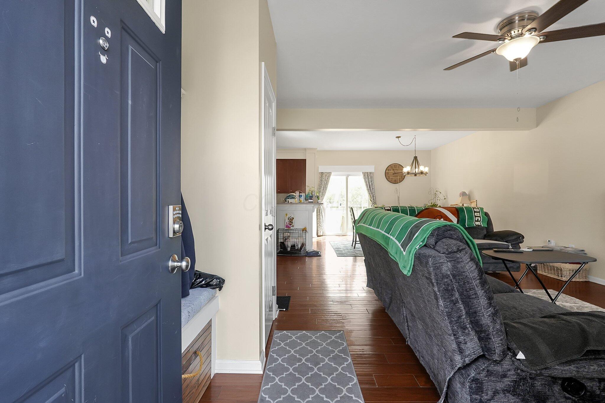 8034 Ravine Run Lane #8034, Columbus, Ohio image 3