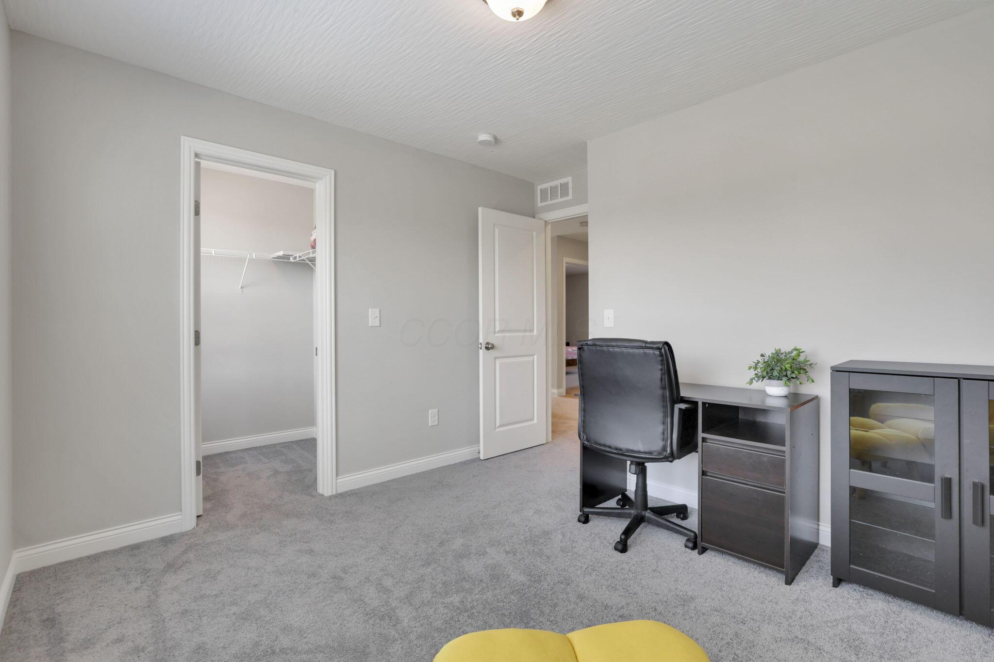 2542 Medora Drive, Grove City, Ohio image 36