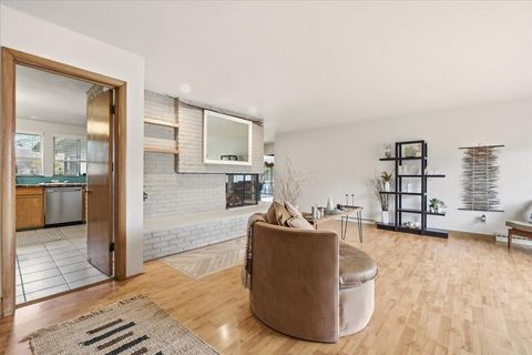 Tiny photo for 6550 Winston Court E, Columbus, OH 43235 (MLS # 225044261)