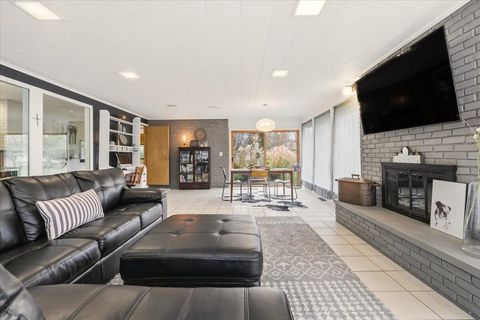 Tiny photo for 6550 Winston Court E, Columbus, OH 43235 (MLS # 225044261)