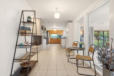 Tiny photo for 6550 Winston Court E, Columbus, OH 43235 (MLS # 225044261)