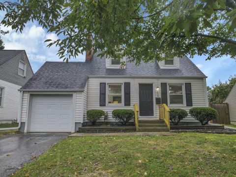 Photo of 430 S James Road, Columbus, OH 43230 (MLS # 225038324)