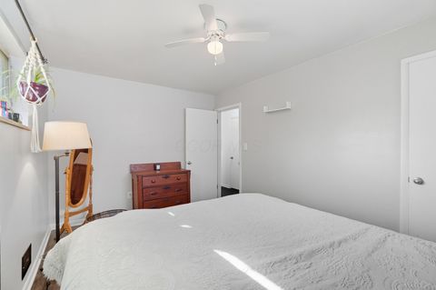 Tiny photo for 2015 Melrose Avenue, Columbus, OH 43224 (MLS # 225039523)