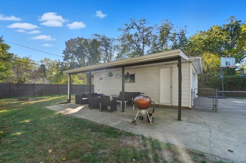 Tiny photo for 2015 Melrose Avenue, Columbus, OH 43224 (MLS # 225039523)