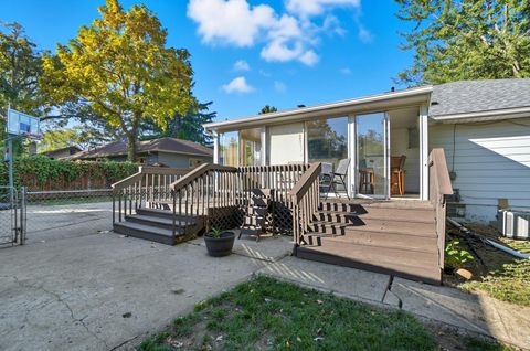Tiny photo for 2015 Melrose Avenue, Columbus, OH 43224 (MLS # 225039523)