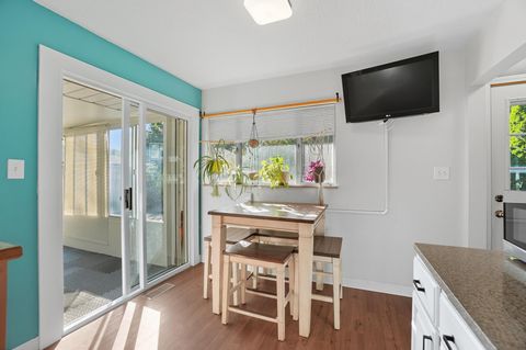 Tiny photo for 2015 Melrose Avenue, Columbus, OH 43224 (MLS # 225039523)