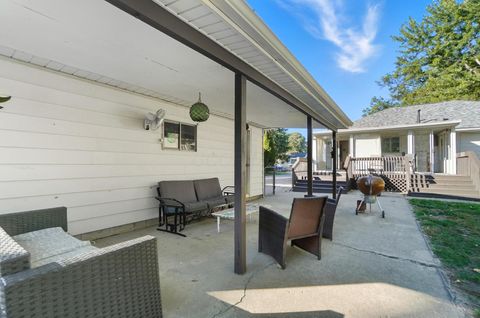 Tiny photo for 2015 Melrose Avenue, Columbus, OH 43224 (MLS # 225039523)