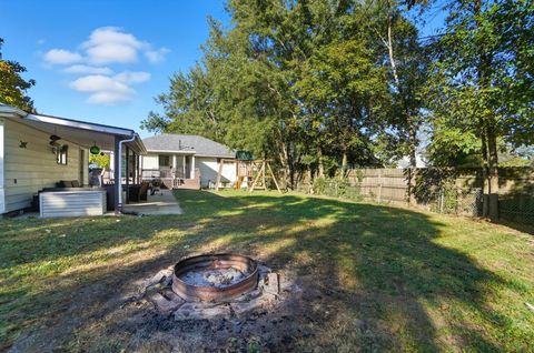 Tiny photo for 2015 Melrose Avenue, Columbus, OH 43224 (MLS # 225039523)