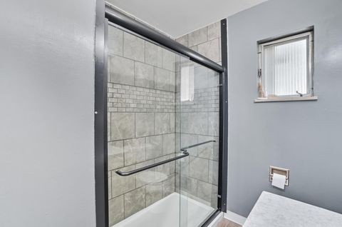 Tiny photo for 2015 Melrose Avenue, Columbus, OH 43224 (MLS # 225039523)