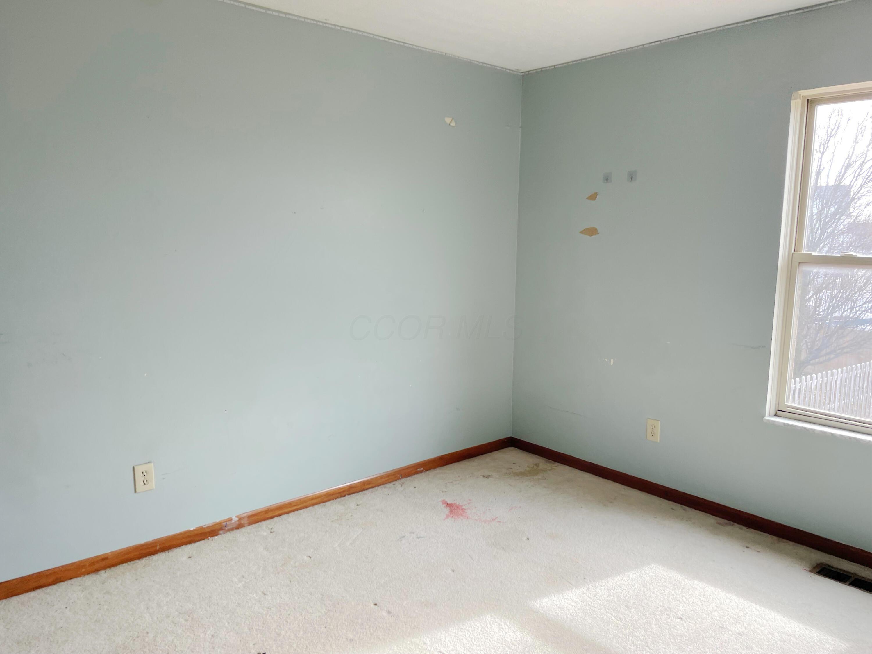 1052 E Margate Circle, London, Ohio image 19