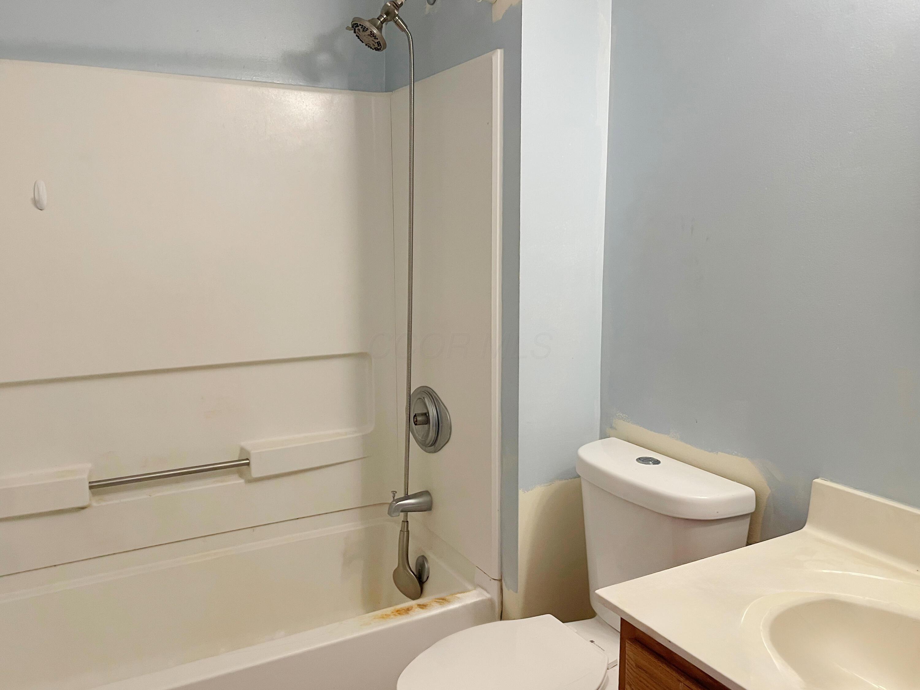 1052 E Margate Circle, London, Ohio image 21