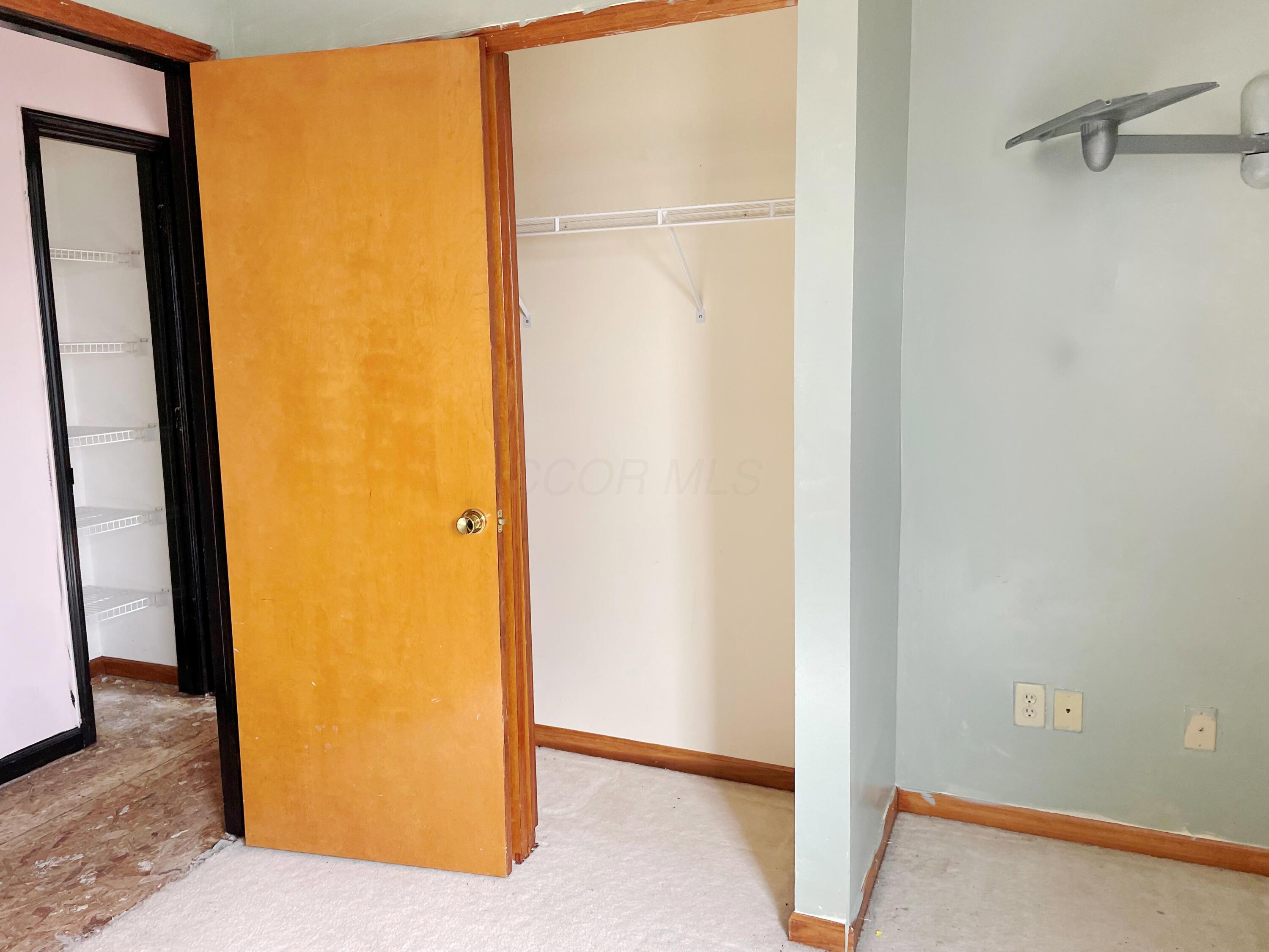 1052 E Margate Circle, London, Ohio image 18