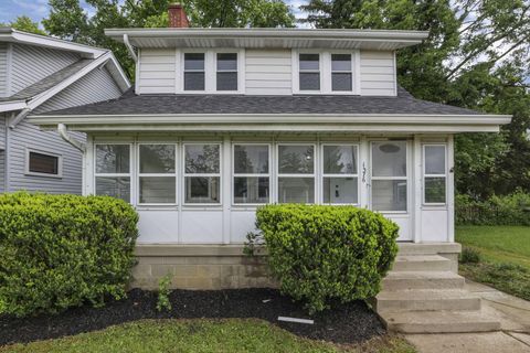 Photo of 1376 Wilson Avenue, Columbus, OH 43206 (MLS # 226014592)