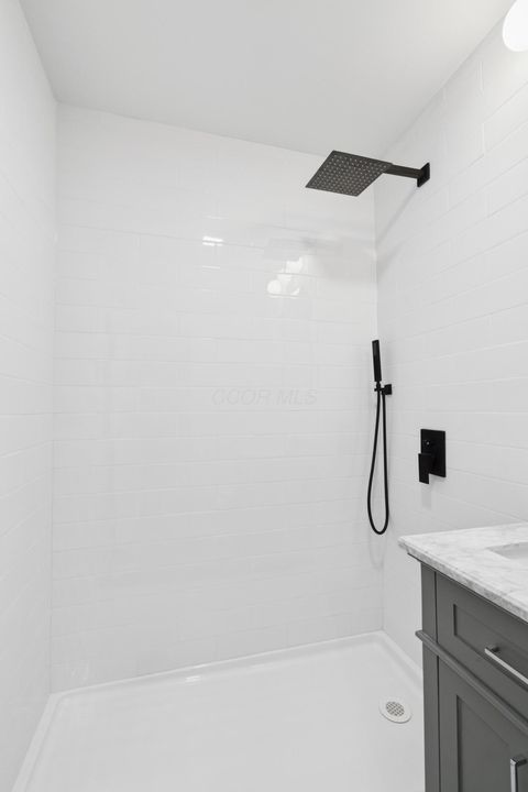 Tiny photo for 991 Antwerp Road, Columbus, OH 43213 (MLS # 225037724)