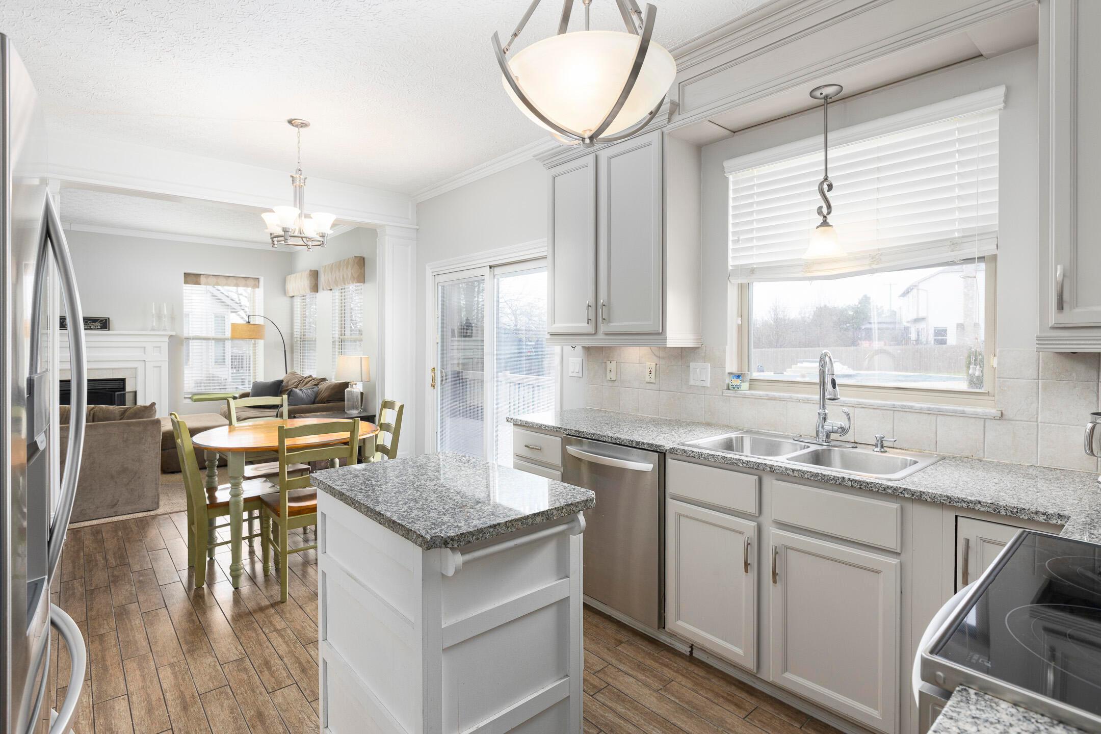 5708 Westbriar Drive, Hilliard, Ohio image 16