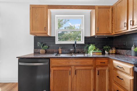 Tiny photo for 367 Effington Lane, Columbus, OH 43207 (MLS # 226015825)