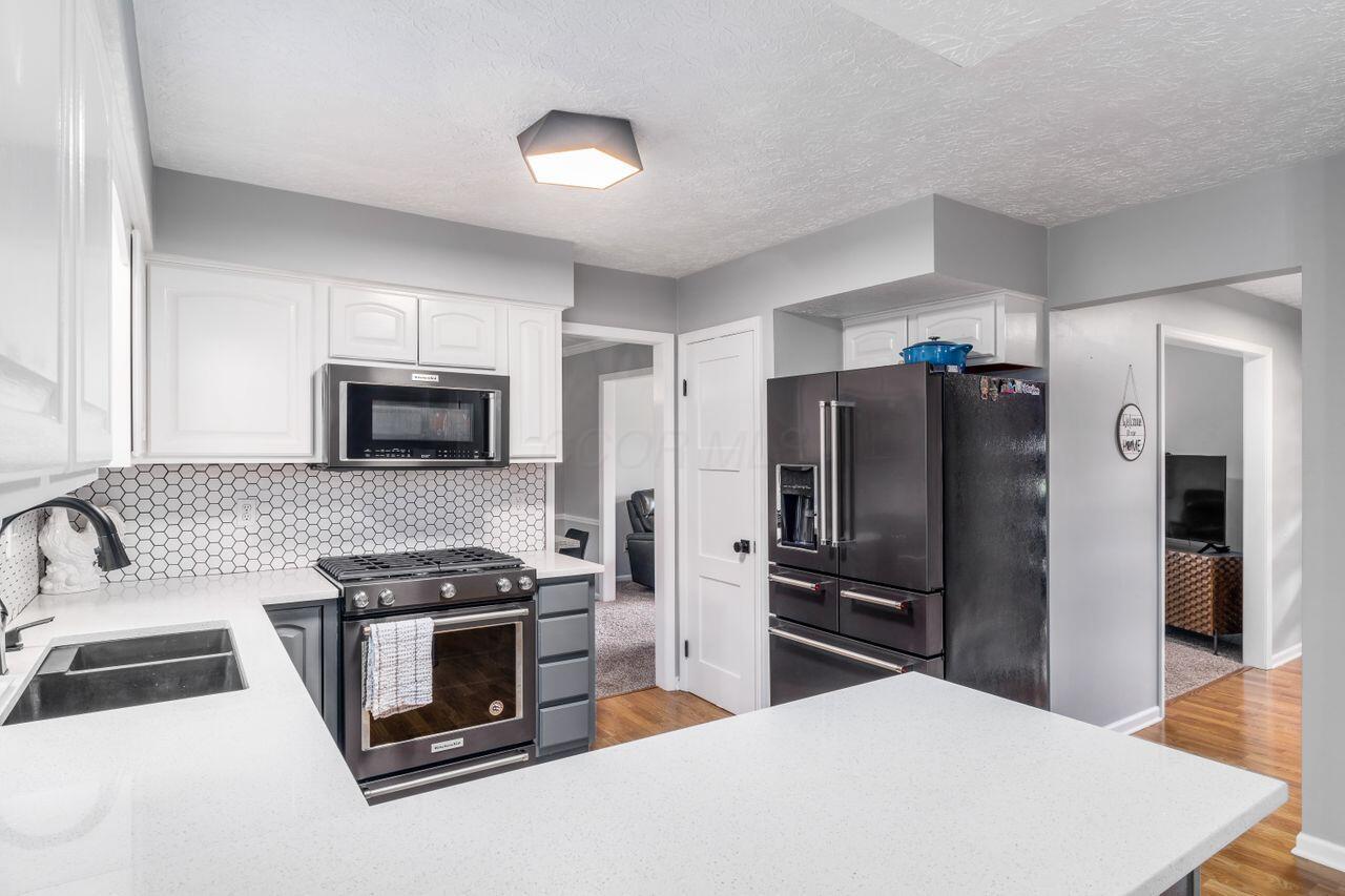 10102 Oxford Drive, Pickerington, Ohio image 4