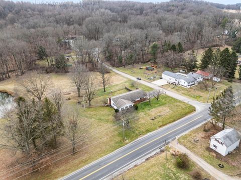 Photo of 2525 Hamburg Road SW, Lancaster, OH 43130 (MLS # 226000889)