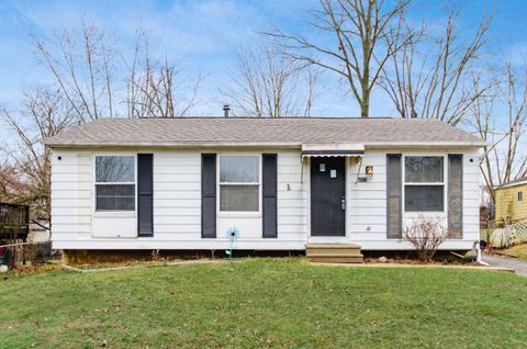 Photo of 1722 Hollow Run Drive, Columbus, OH 43223 (MLS # 226006579)