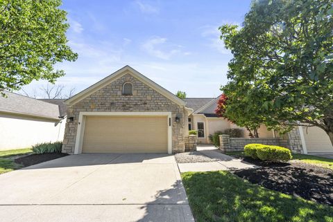 Photo of 2617 Vi-Lilly Circle W, Grove City, OH 43123 (MLS # 226013144)